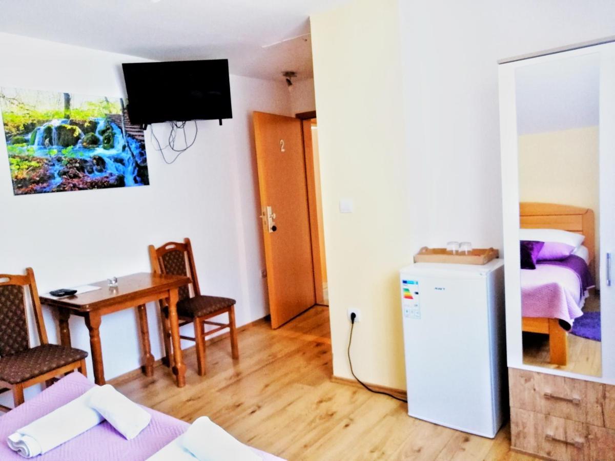 House Angie Hotel Jezerce Eksteriør billede